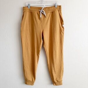 Vuori Performance Jogger size Large in flax Heather